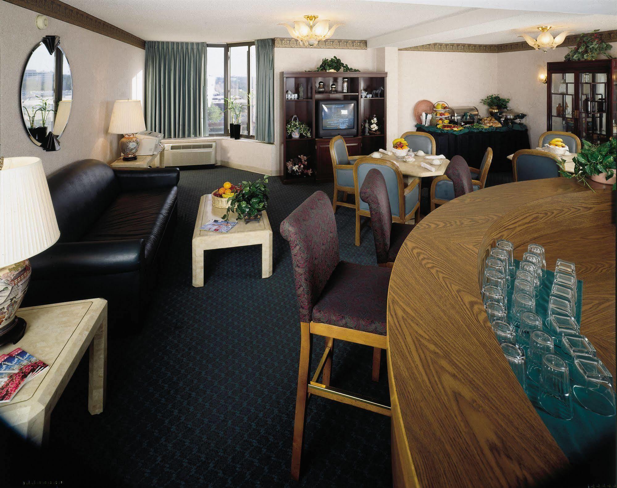 Crowne Plaza Atlanta Ne - Hotel 3*